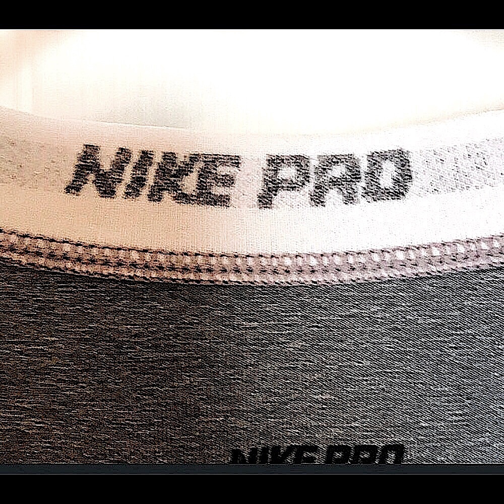 🆕🔥NIKEPRO DRI FIT REALLY CUTE SILKY SOFT GRAY&WHITE STRIPED V-NECK&BLACK SHIRT - Picture 7 of 16